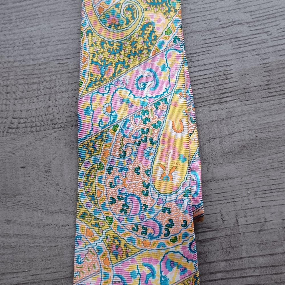 Lands End tie - Picture 2 of 2